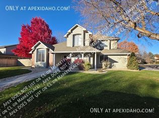 2170 E Gleneagle Dr, Eagle, ID 83616