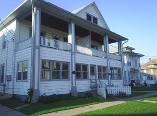 227 W Pleasant St, Freeport, IL 61032