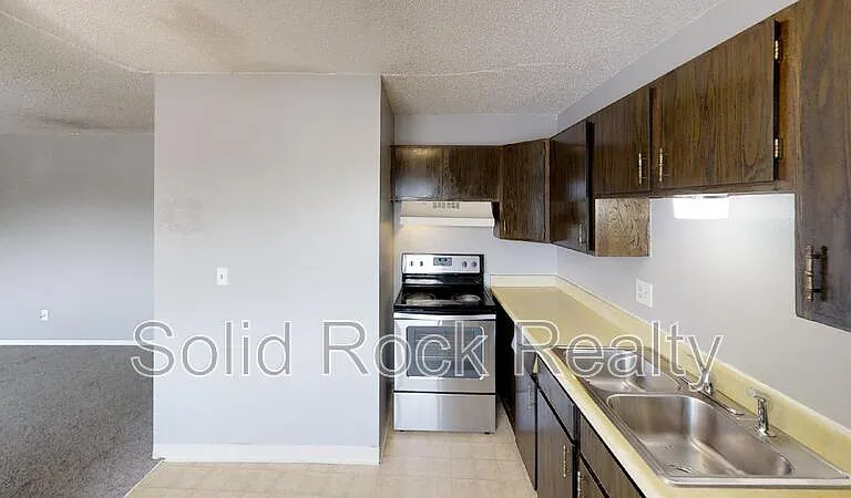 325 Bonnie Ct #B — Photo 6