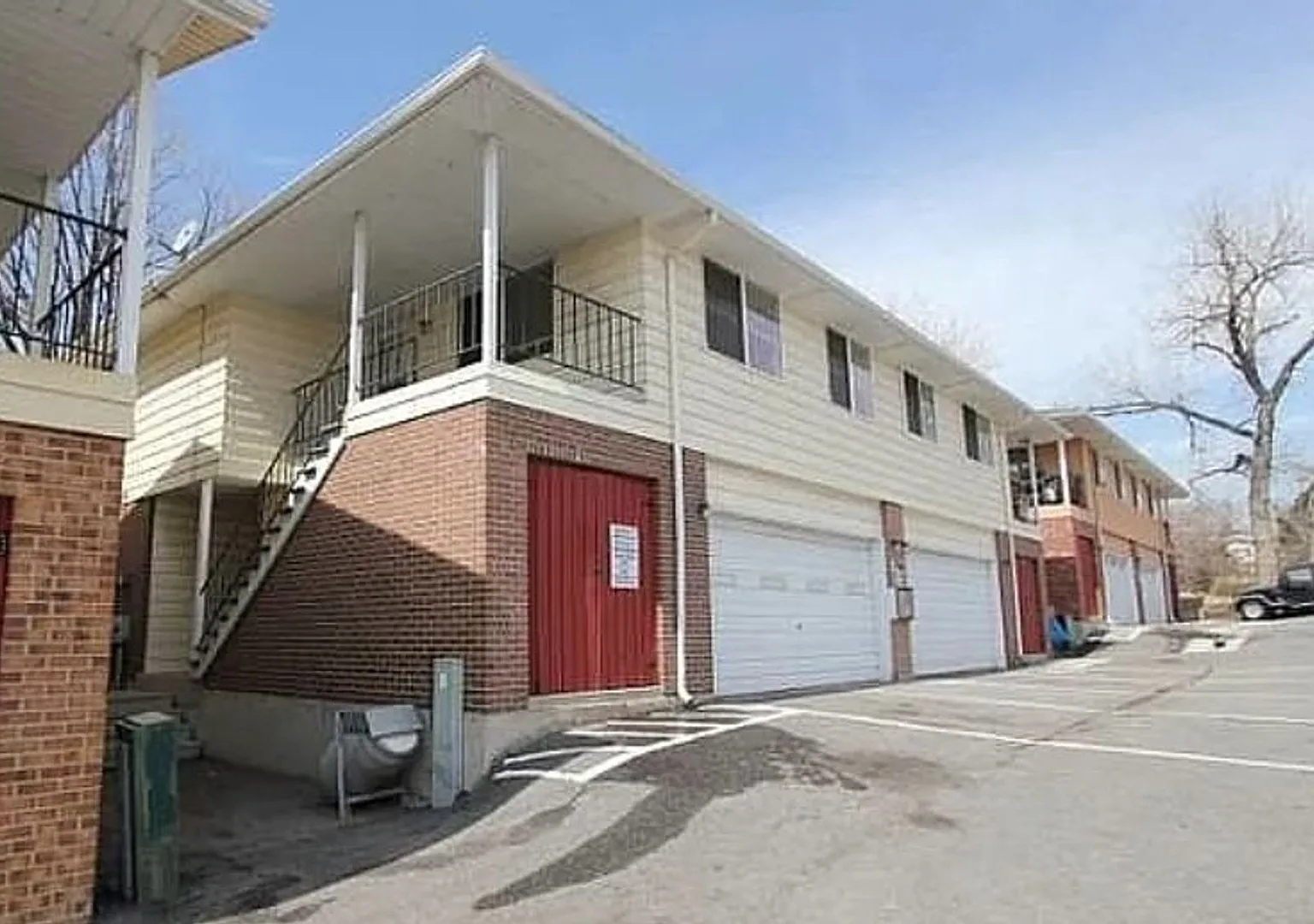 Bright & Cozy 2-Bedroom Condo with Garage, Central A/C & Exceptional Storage! — Photo 1