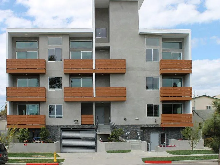 11755 Culver Blvd — Photo 2
