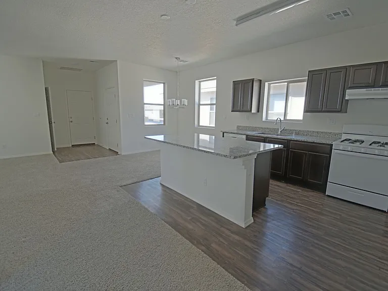 6303 Gannett Dr NE — Photo 3