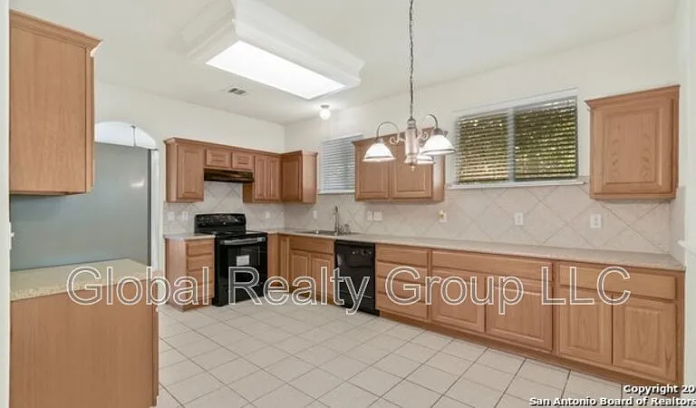 501 Ginsberg Dr — Photo 17