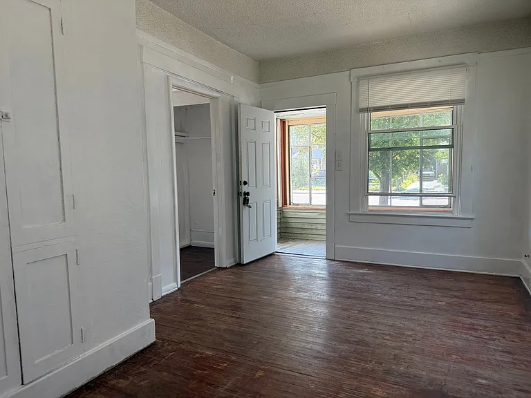 131 Broadwater Ave — Photo 10