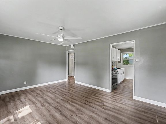 4th image of 220 Arcadia Dr