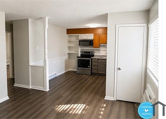 2nd image of 414 Raynor St #D2