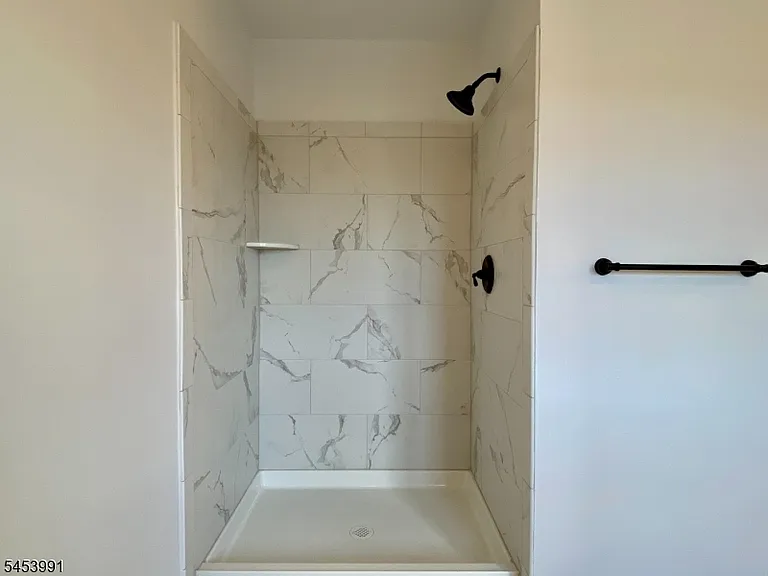 22 Woodcott Dr — Photo 13
