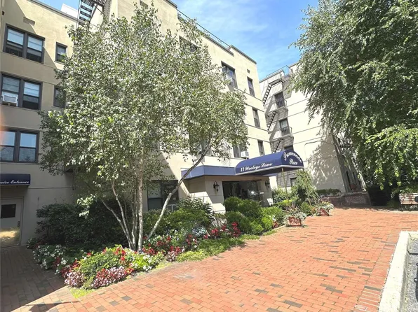 11 Wooleys Lane #2-H, Great Neck, NY 11023