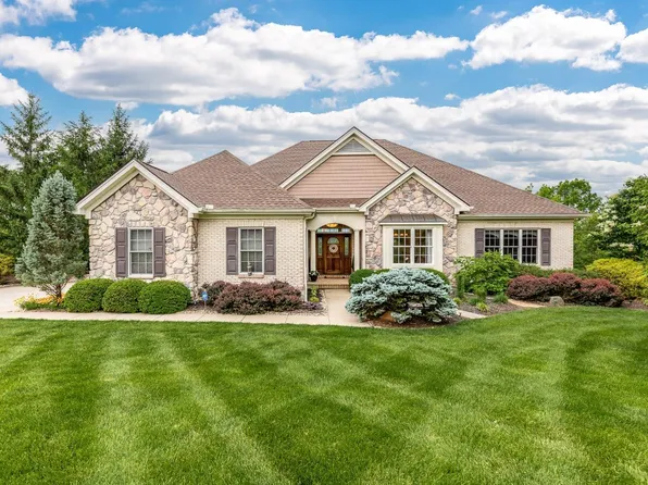 1401 Apple Farm Ln, Cincinnati, OH 45230