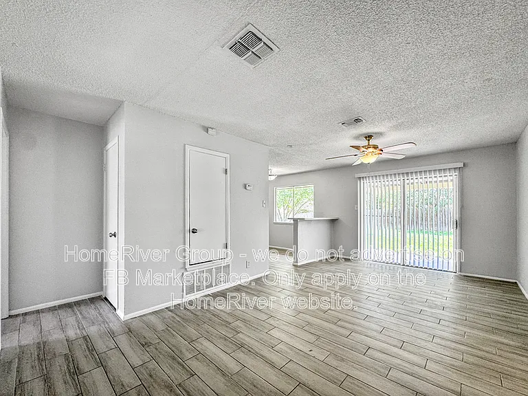 439 Bridgit Dr — Photo 2