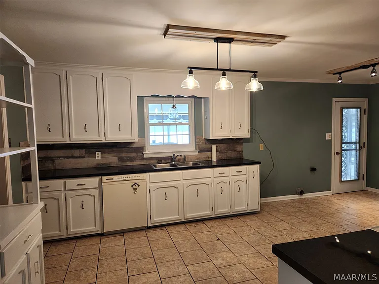 2814 Ashley Ave — Photo 12