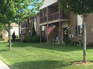 1901 Wild Oak Dr APT 9, Manitowoc, WI 54220