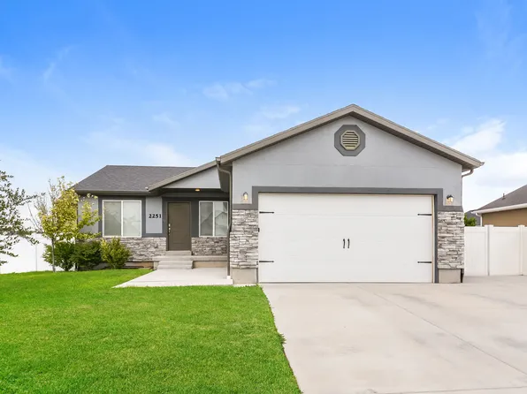 2251 E Maple Dr, Eagle Mountain, UT 84005