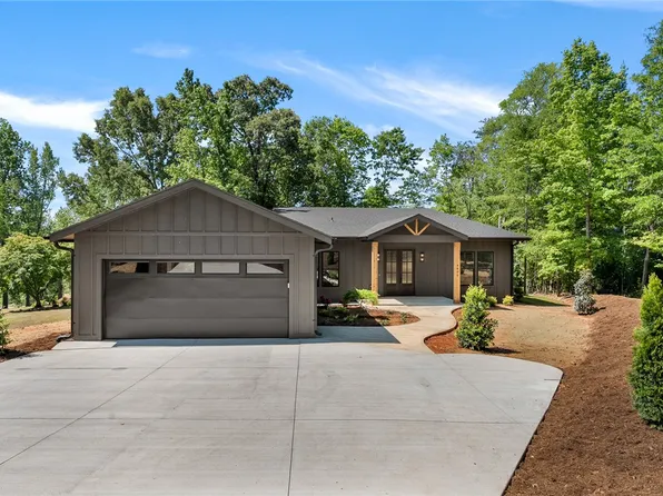 4809 Great Oaks Dr, Anderson, SC 29625