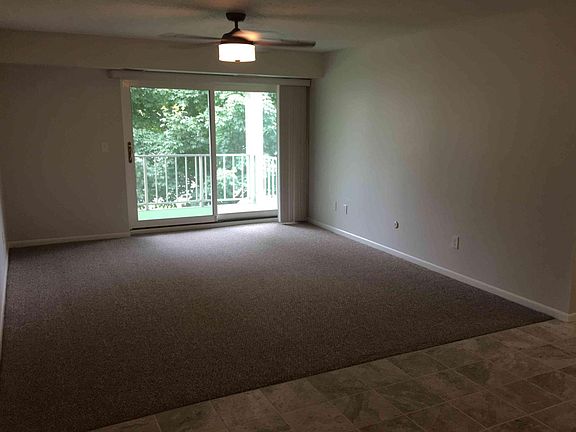 Living Room-Balcony