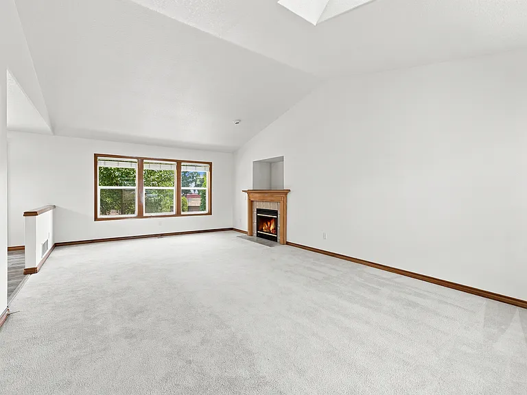3203 NE 171st Ave — Photo 4