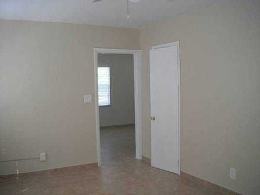4th image of 1628 S Dixie Hwy APT 4