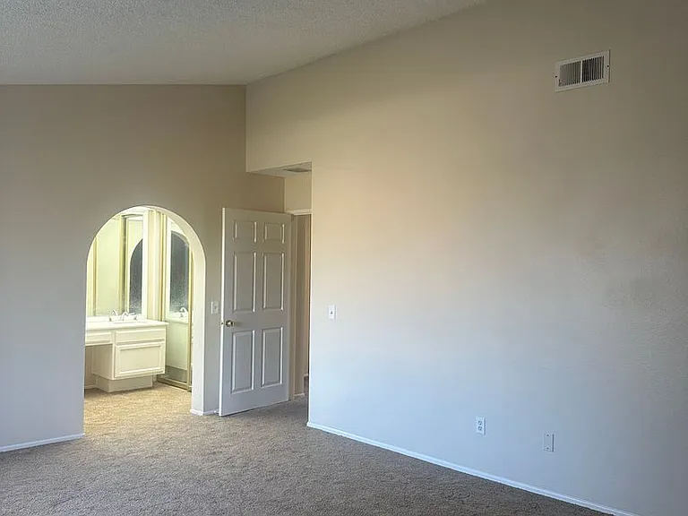 14430 Pickwick Ln — Photo 35