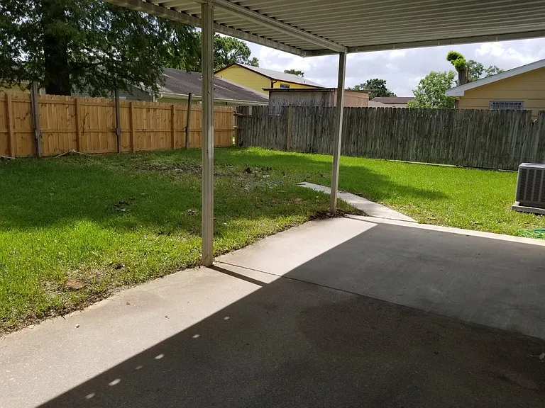 2312 Litchwood Ln — Photo 16