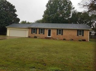 83 Hickory Hills Dr, Jackson, TN 38305