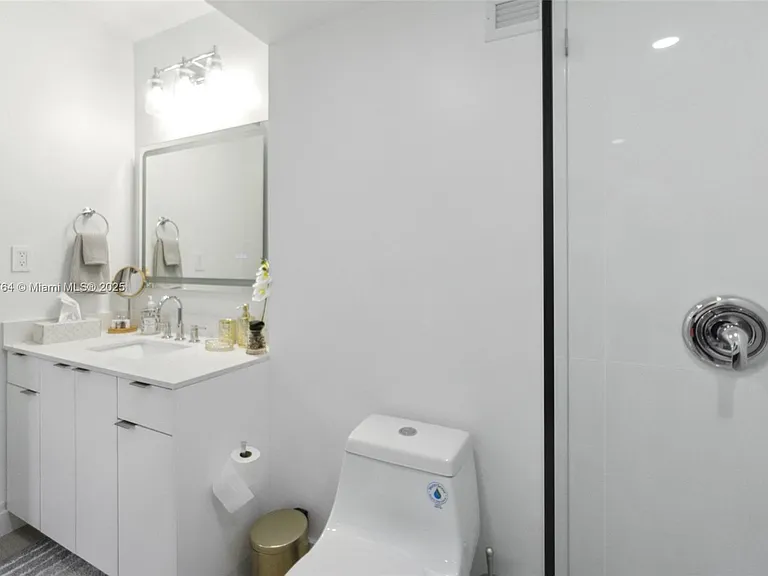 100 Lincoln Rd #1218 — Photo 14