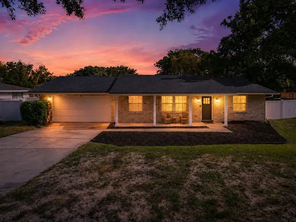 146 Lake Ring Dr, Winter Haven, FL 33884