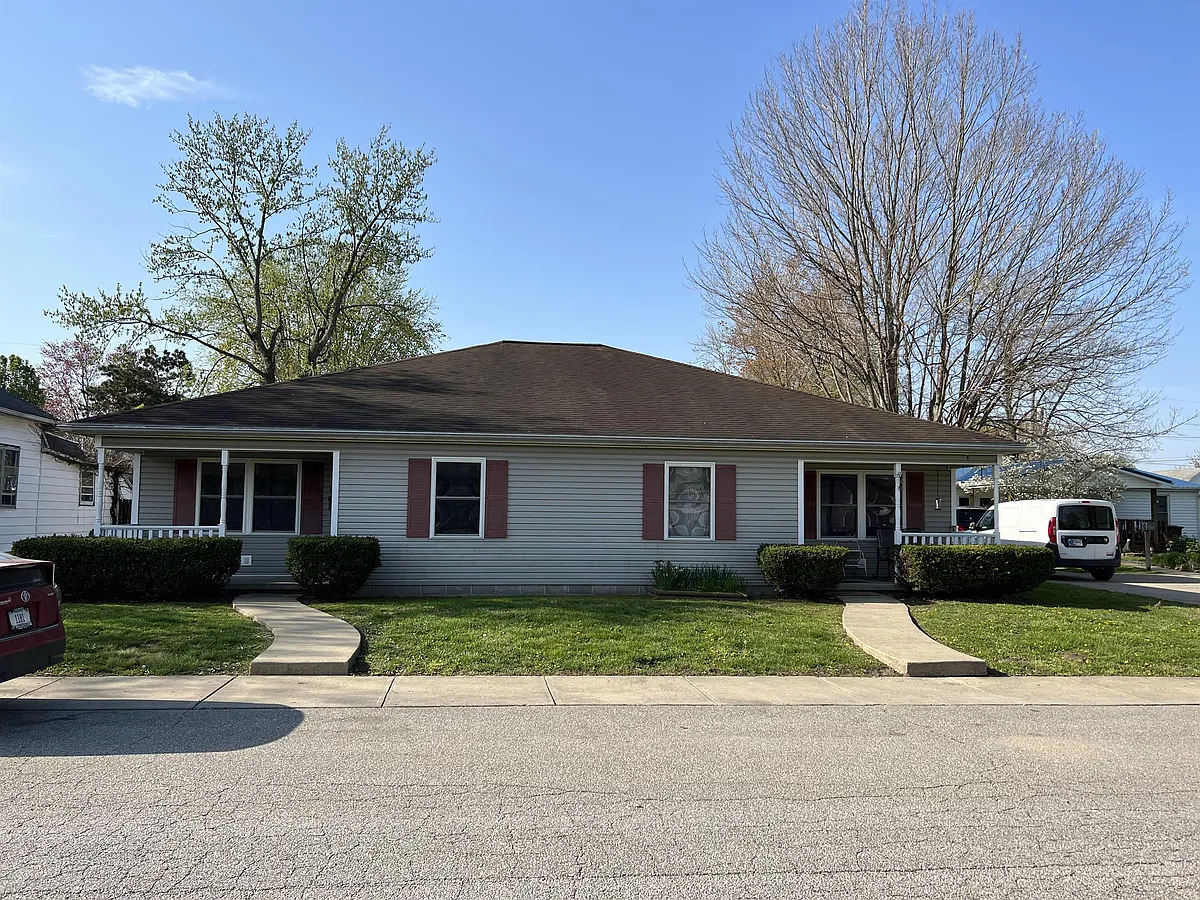 Building Photo - 721 E Coal St