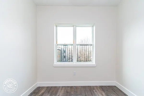 Rented by MySpaceNYC | media 20