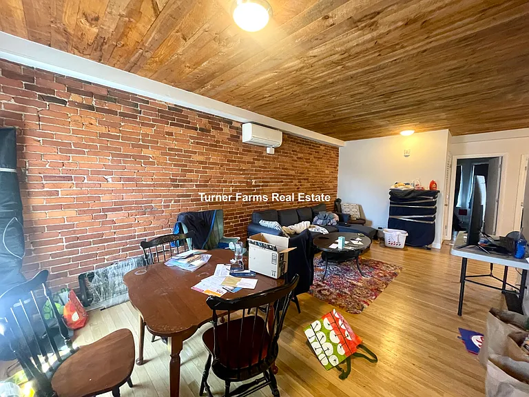 158 Broadway #3 — Photo 4