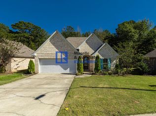 602 Greenfield Ridge Dr E, Brandon, MS 39042