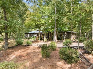 249 Canaan Dr, Maysville, GA 30558