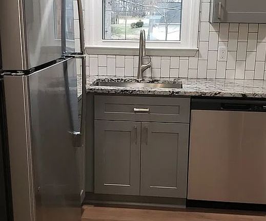 3rd image of 102 Ashland Ter