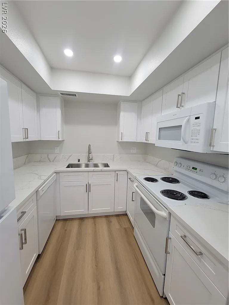 2 bed, 2.0 bath, 1050 sqft, $1,795 — Photo 3