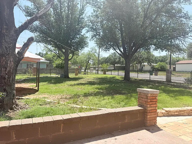 2018 Douglas Dr — Photo 18