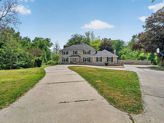 2nd image of 1765 N Bay Dr