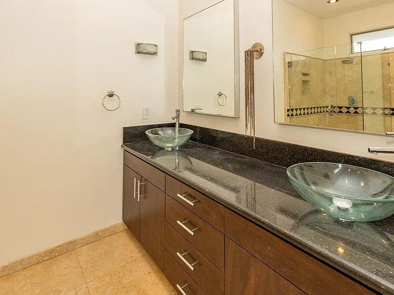 2511 Manchester Ave — Photo 31