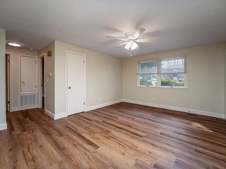 444 Greenville Hwy #F2 — Photo 6