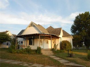303 E Walnut St, Linden, IN 47955