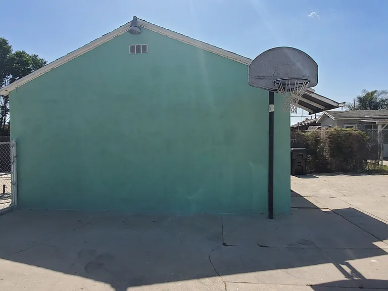 566 E Fernleaf Ave #B — Photo 10