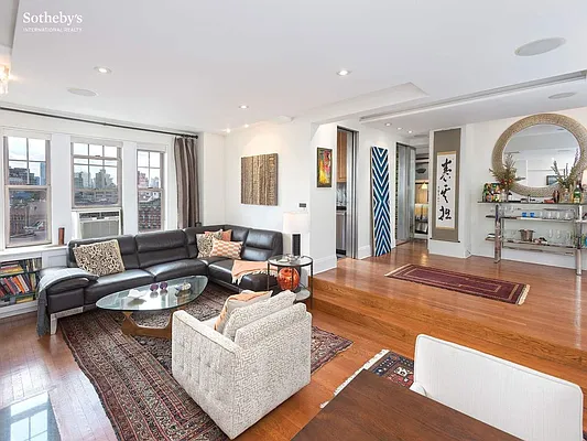 Sold by Sotheby's International Realty | media 17