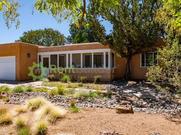 3822 La Hacienda Dr NE, Albuquerque, NM 87110