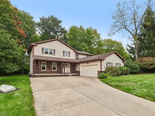 32921 N Burr Oak Dr, Solon, OH 44139