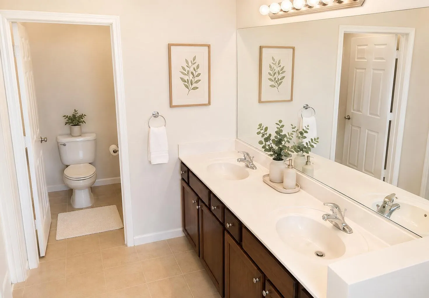 3 bed, 1768 sqft, $3,160 — Photo 3