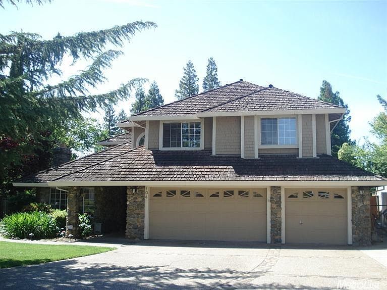 1st image of 104 Sturges Ct