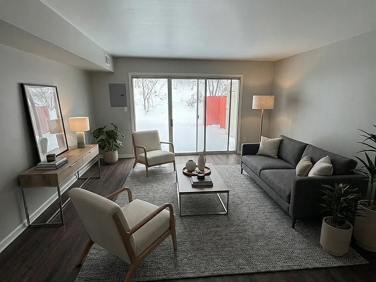 River Oaks Townhomes at Fox Chapel — Photo 45