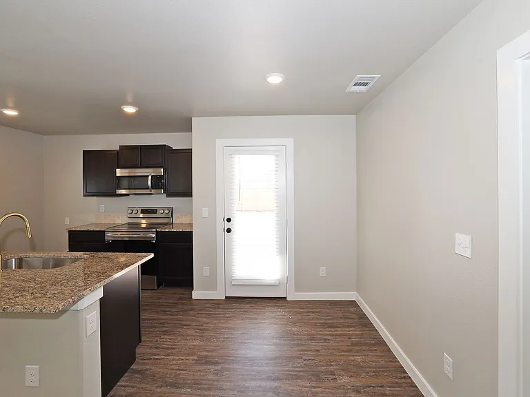 4902 Locker St — Photo 8