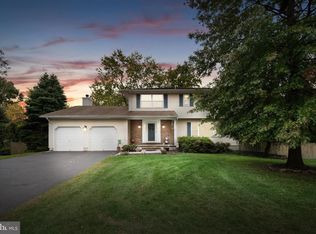 39 Great Oak Rd, Hamilton, NJ 08690