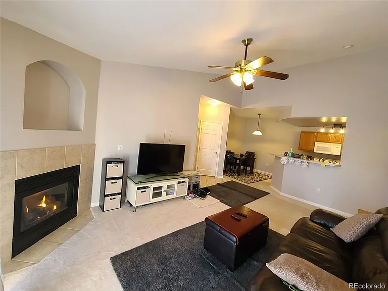 7440 S Blackhawk St #8303 — Photo 2