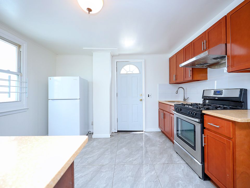 1st image of 425 Hanover Ave
