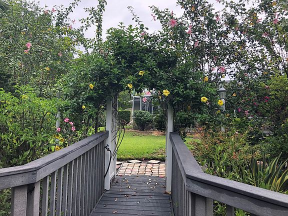 2nd image of 1081 Captains Walk St